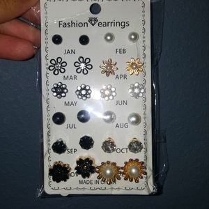 2 sets of monthly pairs of earrings